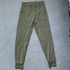 FLEO Joggers Size Small EUC